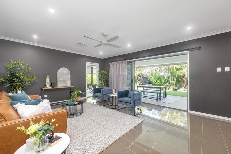 Photo - 9 Looby Crescent, Pimpama QLD 4209 - Image 7