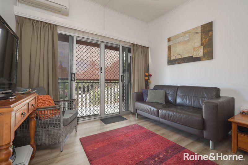 Photo - 9 Lord Street, Gladstone Central QLD 4680 - Image 3