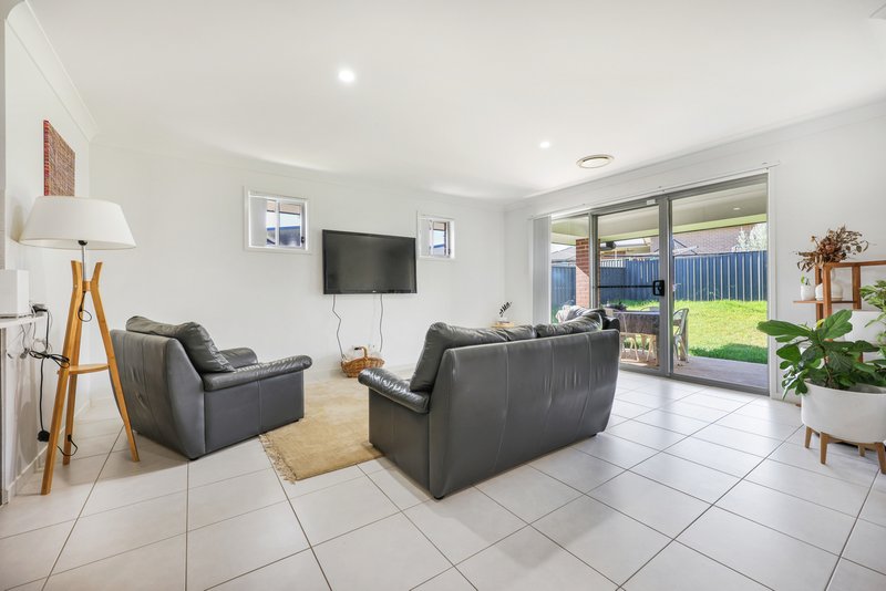 Photo - 9 Lorikeet Drive, Tamworth NSW 2340 - Image 4