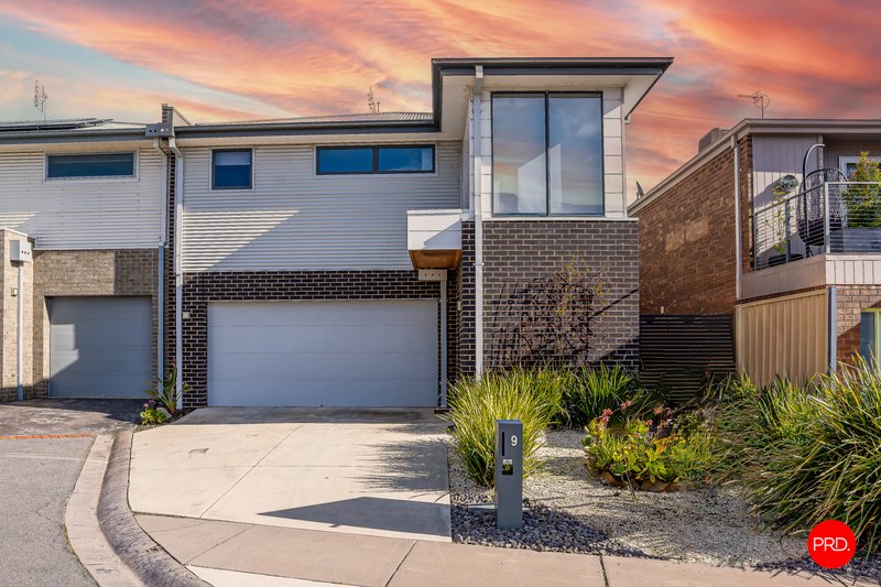 9 Lorne Terrace, Flora Hill VIC 3550