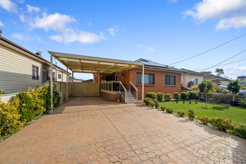 Photo - 9 Low Street, Smithfield NSW 2164 - Image 1