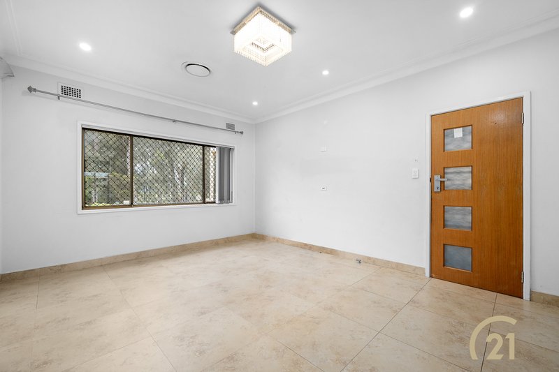 Photo - 9 Low Street, Smithfield NSW 2164 - Image 2