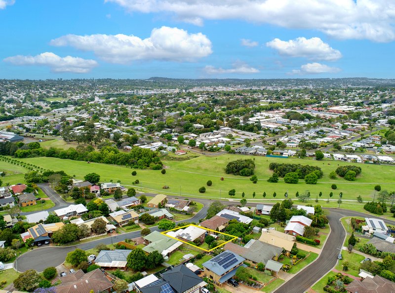 Photo - 9 Ludgate Court, Rockville QLD 4350 - Image 18