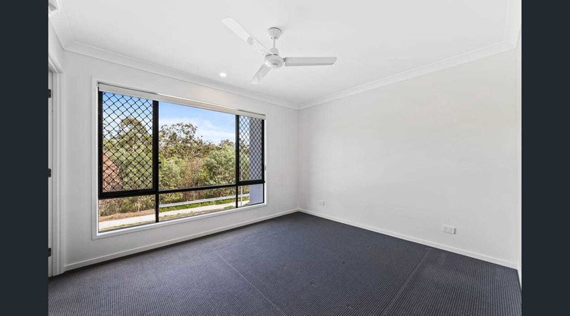 Photo - 9 Lunar Cres , Spring Mountain QLD 4300 - Image 8