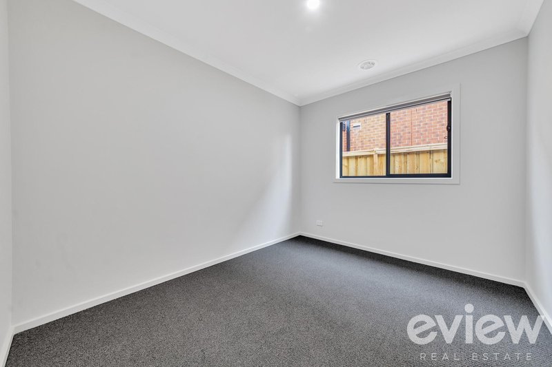 Photo - 9 Lupton Street, Werribee VIC 3030 - Image 10