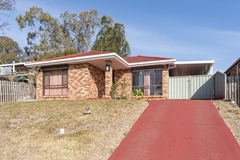 9 Lyrebird Crescent, Green Valley NSW 2168