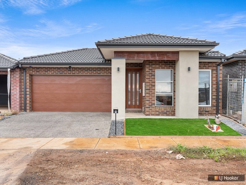 9 Maclaren Drive, Melton South VIC 3338