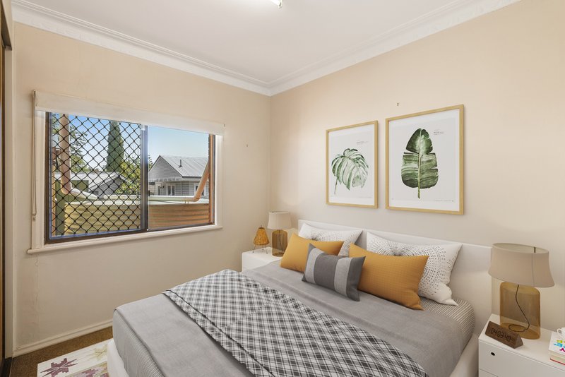 Photo - 9 Macquarie Street, Centenary Heights QLD 4350 - Image 10