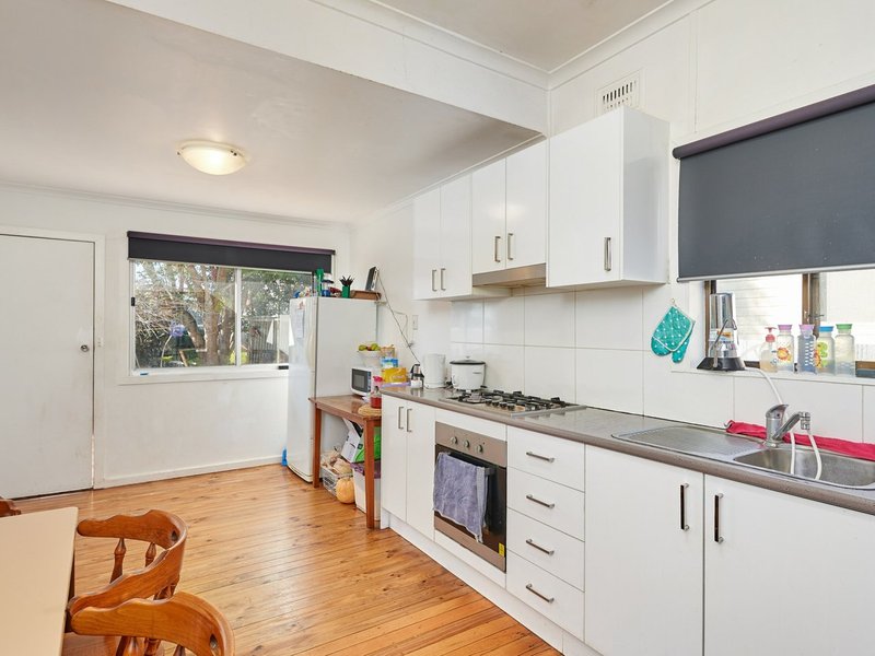 Photo - 9 Macquarie Street, Mount Austin NSW 2650 - Image 2