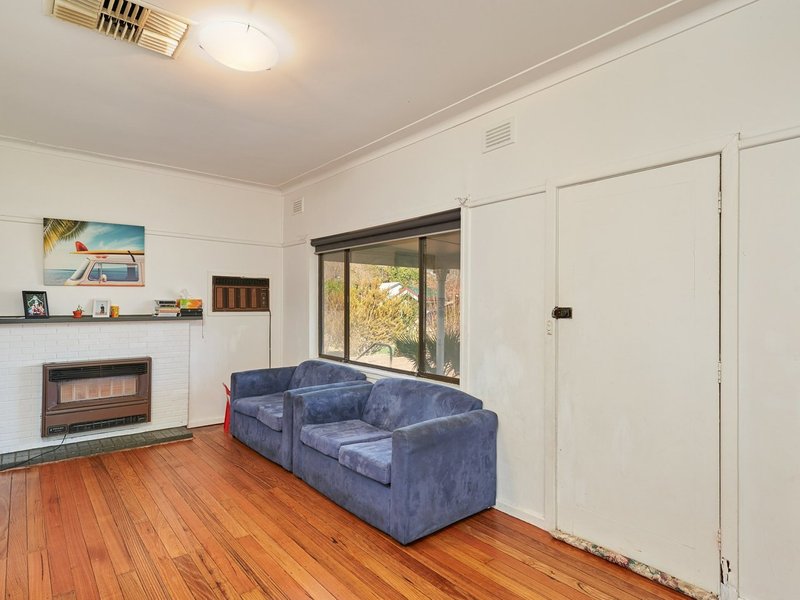 Photo - 9 Macquarie Street, Mount Austin NSW 2650 - Image 4