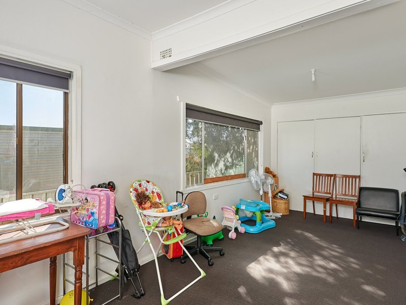 Photo - 9 Macquarie Street, Mount Austin NSW 2650 - Image 7