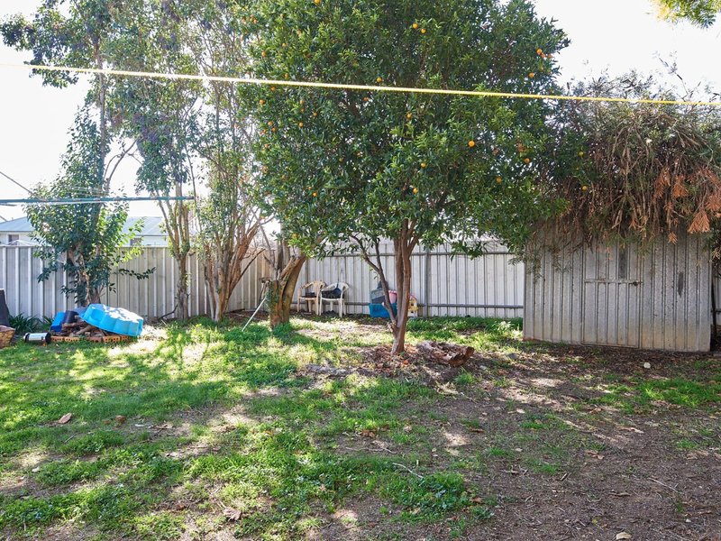 Photo - 9 Macquarie Street, Mount Austin NSW 2650 - Image 9