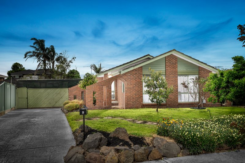 9 Madigan Crescent, Mill Park VIC 3082