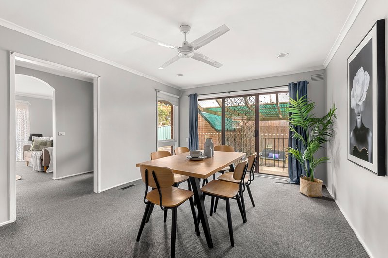 Photo - 9 Madigan Crescent, Mill Park VIC 3082 - Image 3