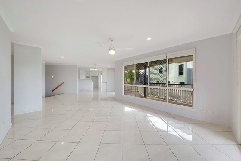 Photo - 9 Magnolia Avenue, Kin Kora QLD 4680 - Image 7