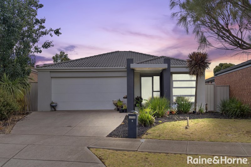 9 Magpie Street, Brookfield VIC 3338