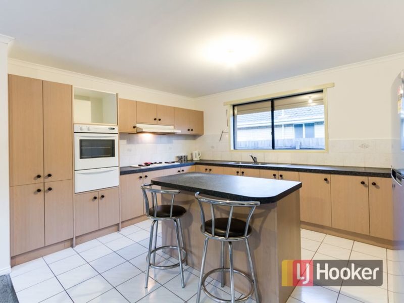 Photo - 9 Mahogany Close, Hampton Park VIC 3976 - Image 2