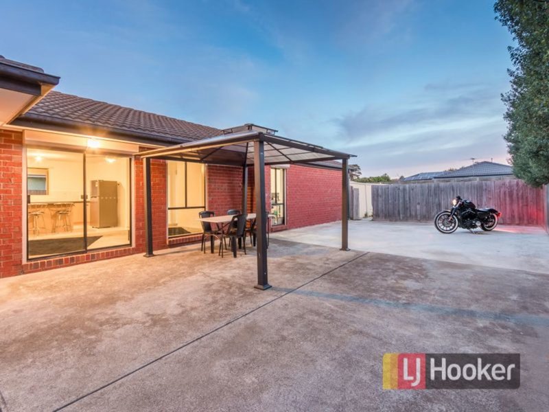 Photo - 9 Mahogany Close, Hampton Park VIC 3976 - Image 10