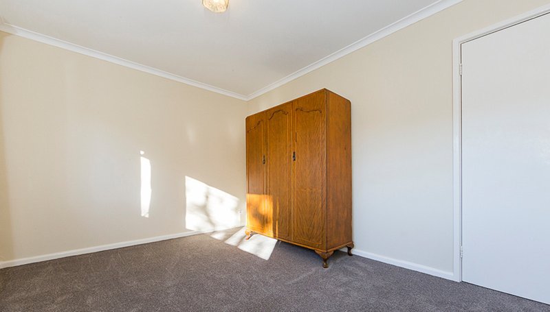 Photo - 9 Maitland Street, Hackett ACT 2602 - Image 8