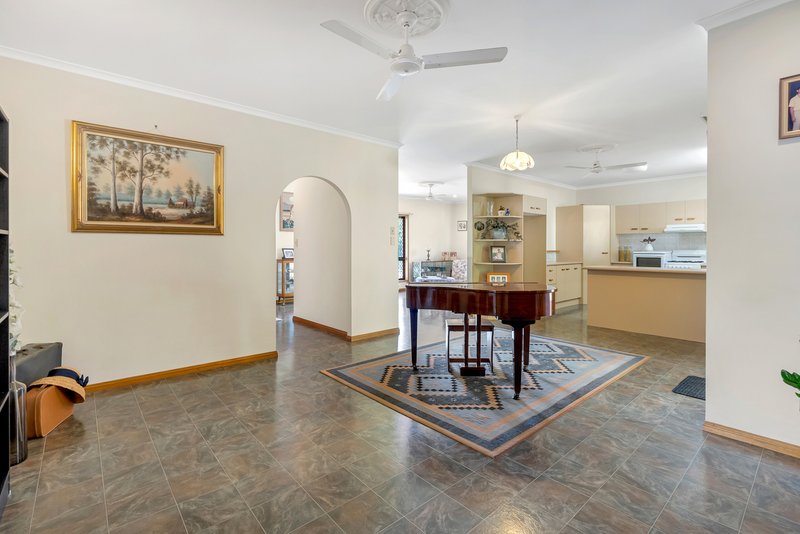 Photo - 9 Majestic Street, Kamerunga QLD 4870 - Image 4