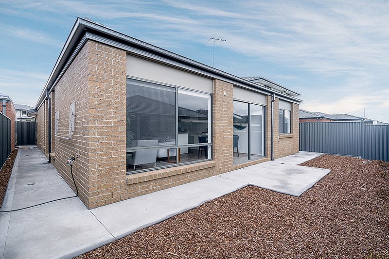 Photo - 9 Marara Street, Craigieburn VIC 3064 - Image 15