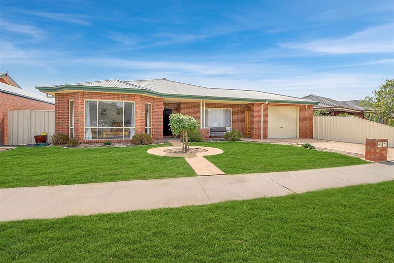 9 Mardon Drive, Horsham VIC 3400