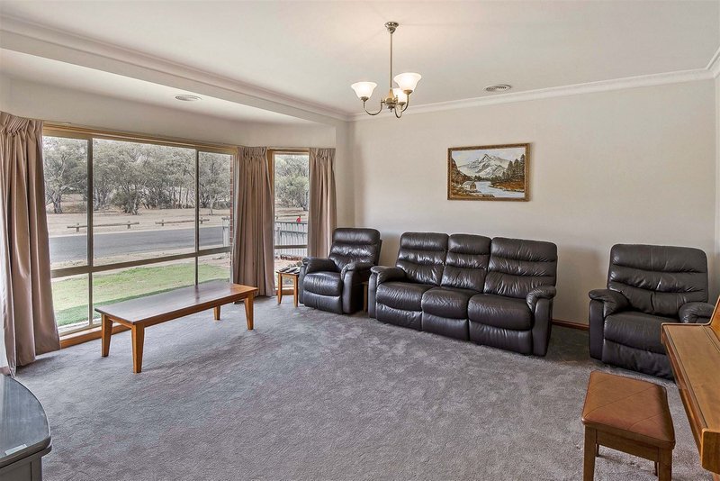 Photo - 9 Mardon Drive, Horsham VIC 3400 - Image 2