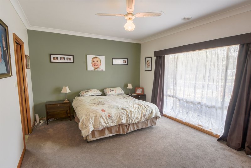 Photo - 9 Mardon Drive, Horsham VIC 3400 - Image 4