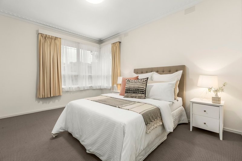 Photo - 9 Margate Crescent, Glen Waverley VIC 3150 - Image 6