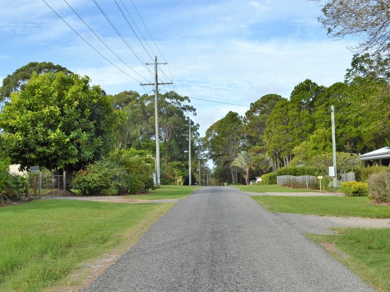 Photo - 9 Marine Street, Macleay Island QLD 4184 - Image 5