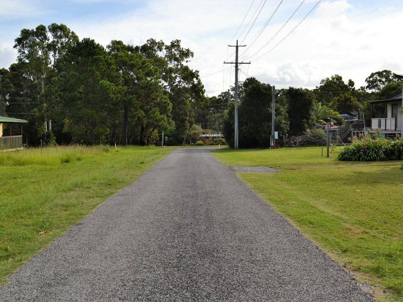 Photo - 9 Marine Street, Macleay Island QLD 4184 - Image 6