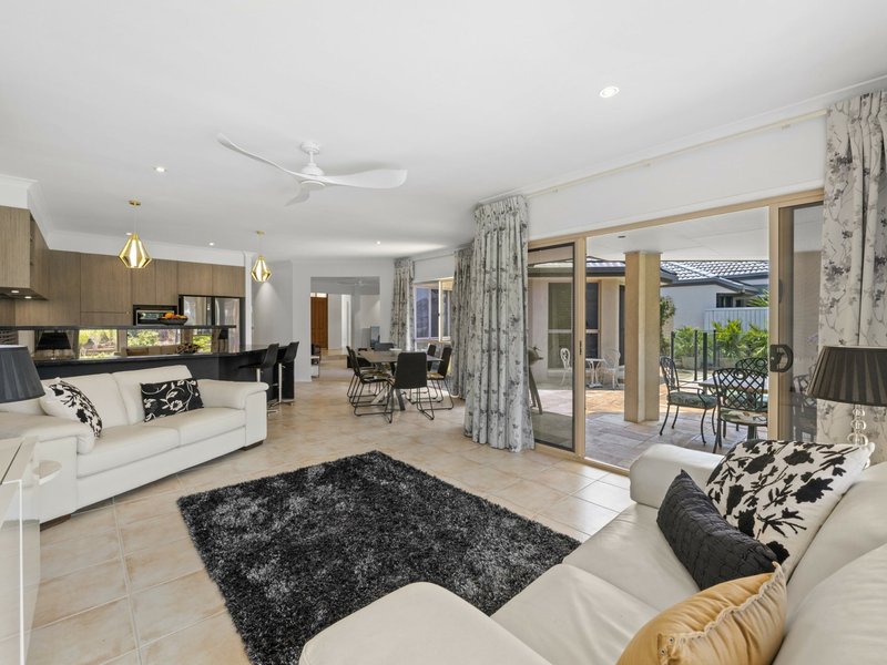 Photo - 9 Mariner Place, Twin Waters QLD 4564 - Image 15