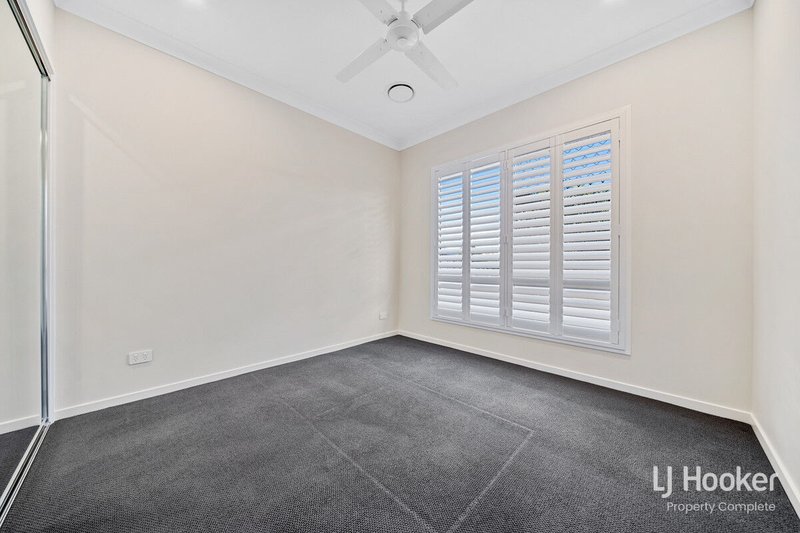 Photo - 9 Marl Crescent, Yarrabilba QLD 4207 - Image 10