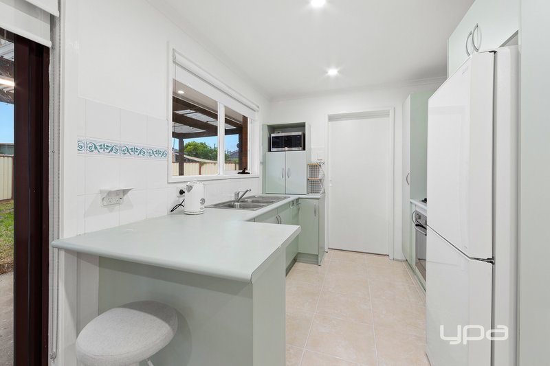 Photo - 9 Maroondah Court, St Albans VIC 3021 - Image 5