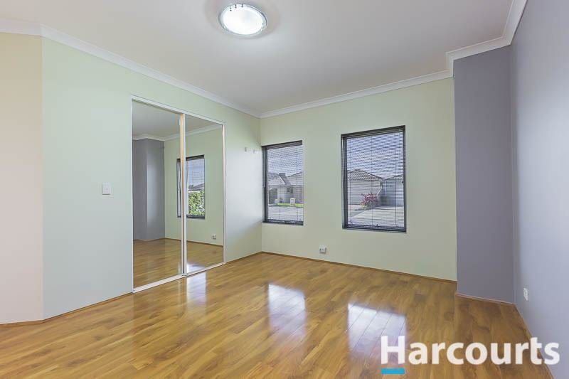 Photo - 9 Marsdenia Road, Halls Head WA 6210 - Image 4