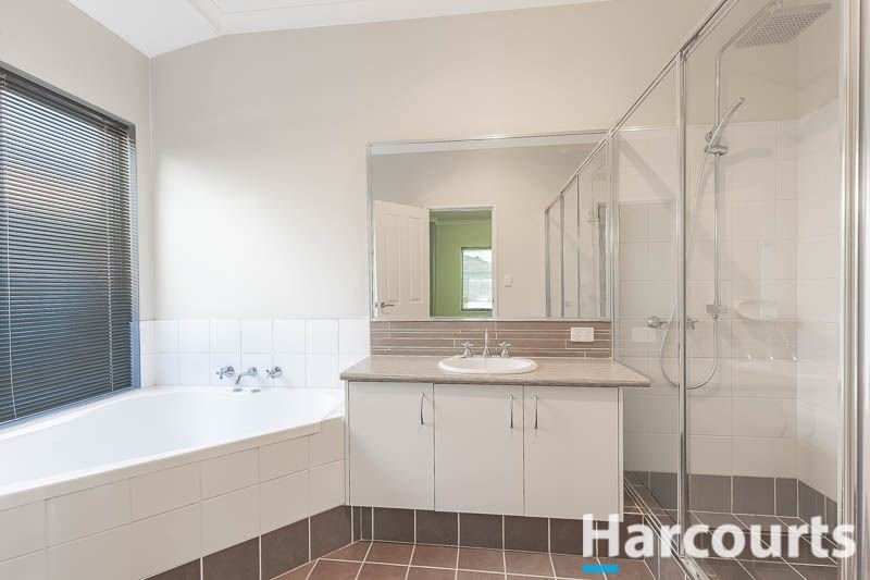 Photo - 9 Marsdenia Road, Halls Head WA 6210 - Image 5