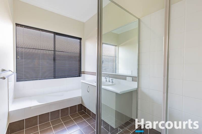 Photo - 9 Marsdenia Road, Halls Head WA 6210 - Image 14