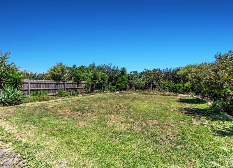 Photo - 9 Marsh Mays Road, Cairnlea VIC 3023 - Image 6