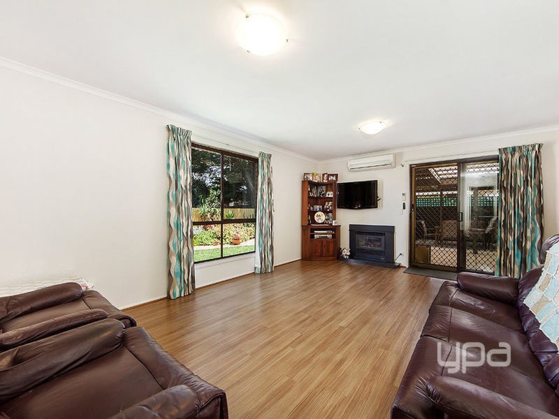 Photo - 9 Mavis Crescent, Kings Park VIC 3021 - Image 2