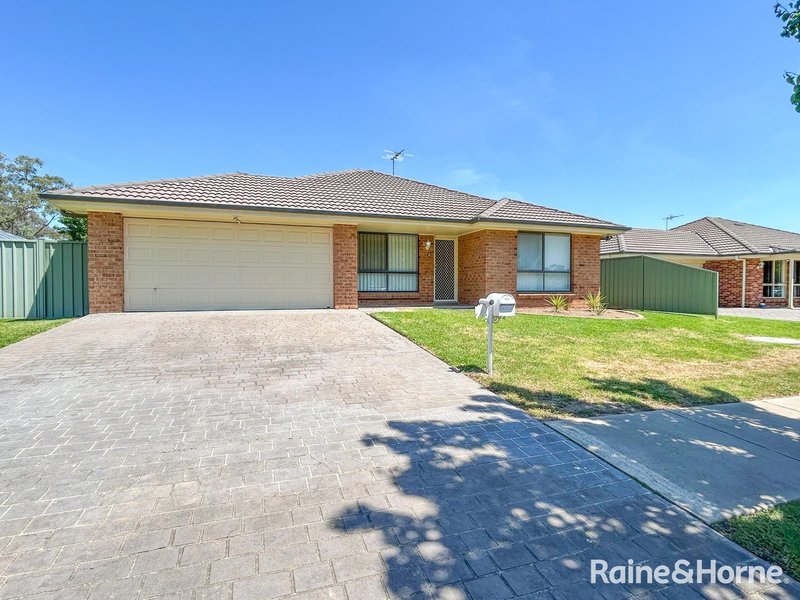 9 Mayoh Place, Young NSW 2594