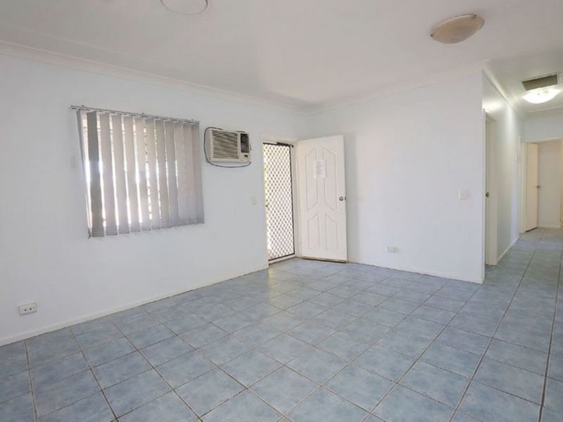 Photo - 9 Mccarthy Avenue, Mount Isa QLD 4825 - Image 4