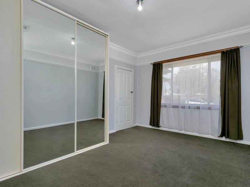 Photo - 9 Mckinlay Street, Elizabeth Downs SA 5113 - Image 7