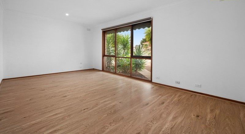 Photo - 9 Mckinnon Court, Melton West VIC 3337 - Image 2