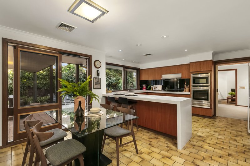 Photo - 9 Mcleod Place, Mount Waverley VIC 3149 - Image 4