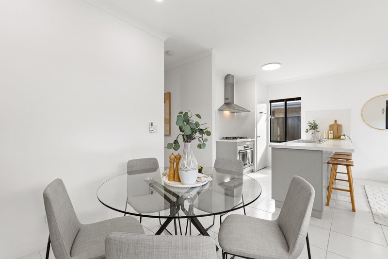 Photo - 9 Mebbin Grove, Yanchep WA 6035 - Image 10