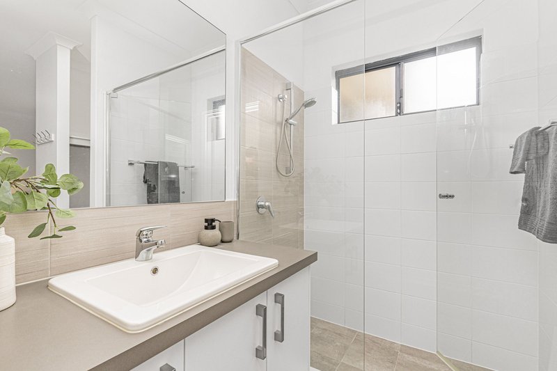 Photo - 9 Mebbin Grove, Yanchep WA 6035 - Image 14