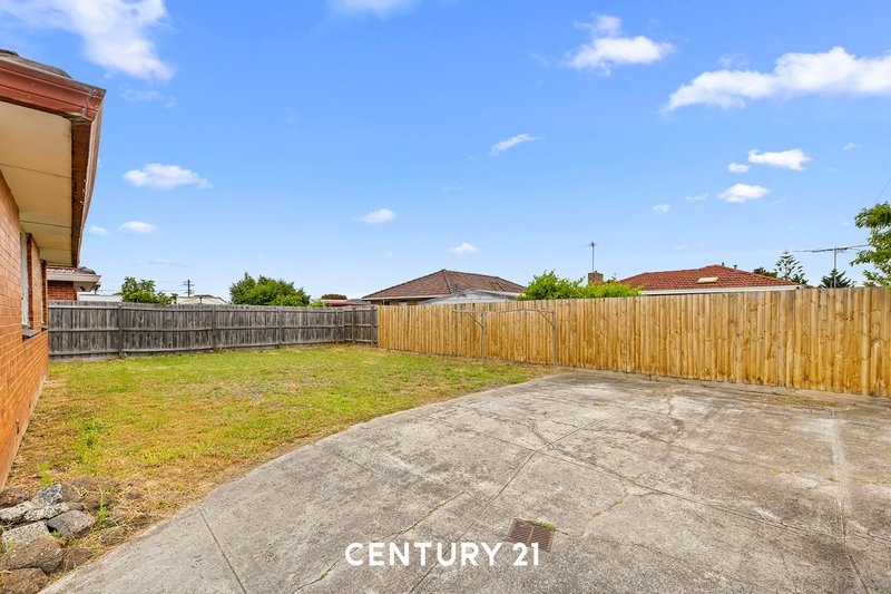 Photo - 9 Melosa Avenue, Clayton South VIC 3169 - Image 6