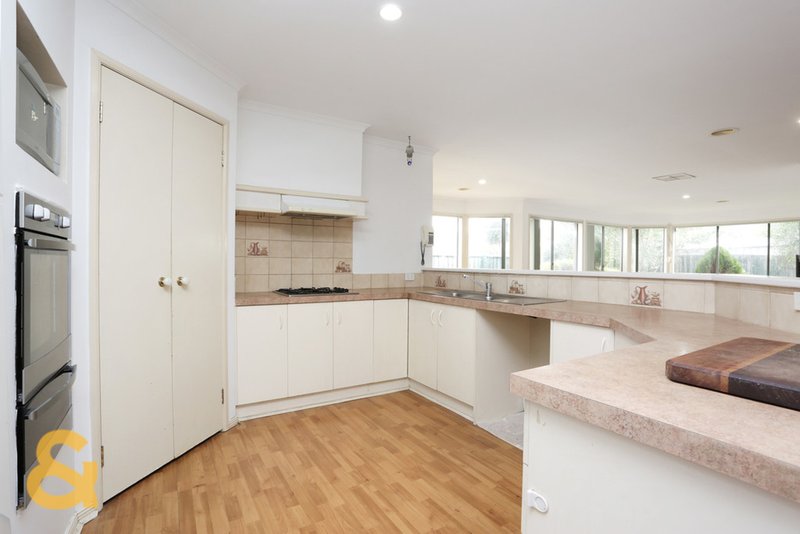 Photo - 9 Mensa Court, Roxburgh Park VIC 3064 - Image 6