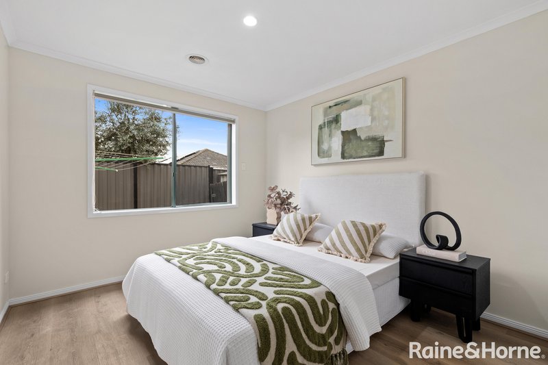 Photo - 9 Mensa Court, Roxburgh Park VIC 3064 - Image 12