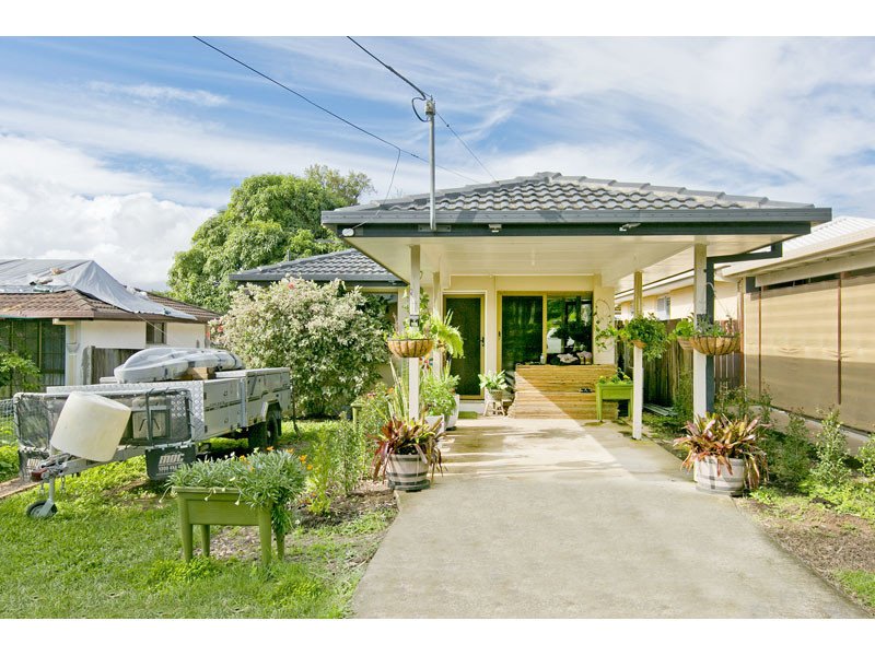 Photo - 9 Michael Street, Redland Bay QLD 4165 - Image 7